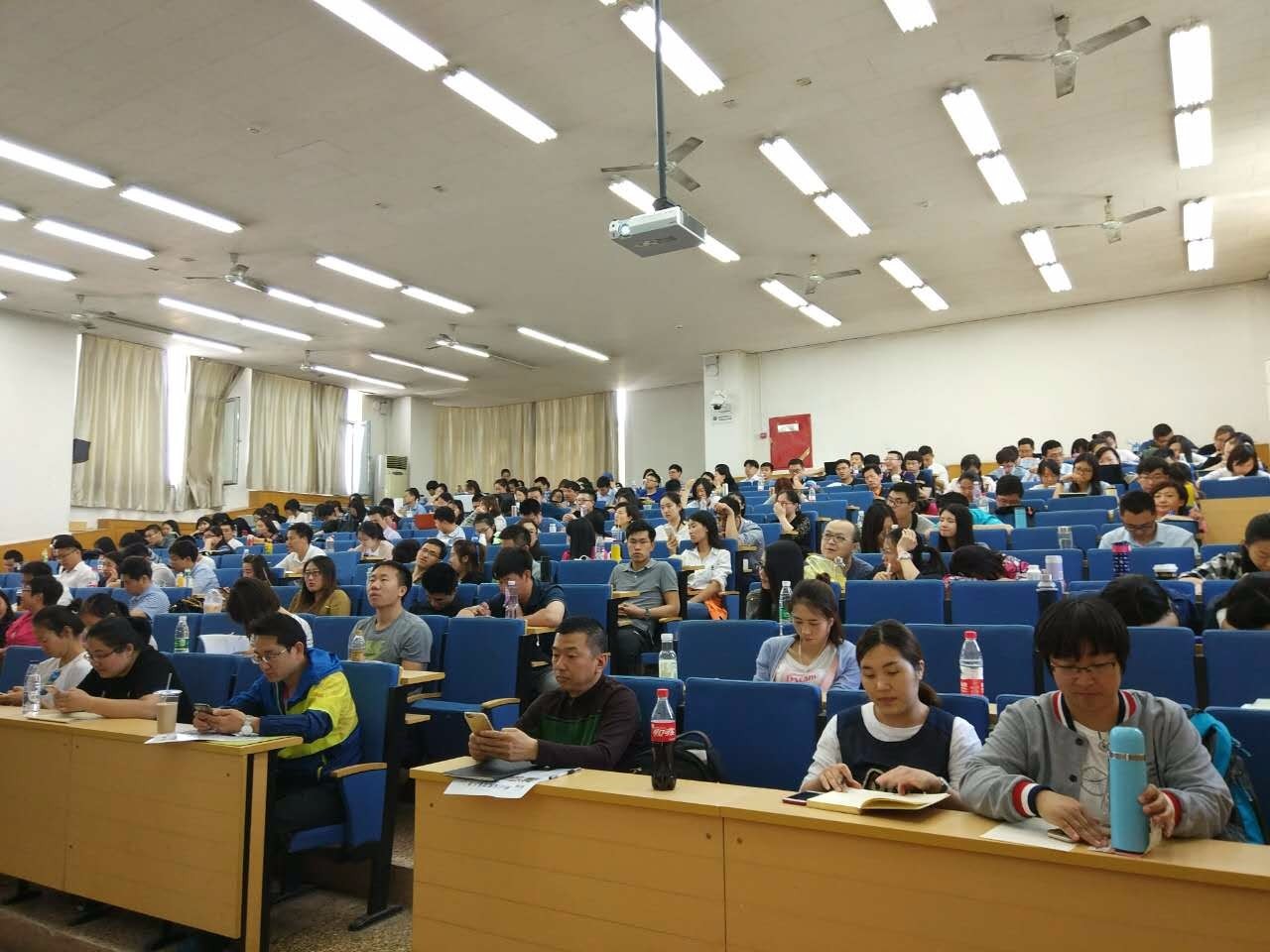 對外經濟貿易大學上課圖集